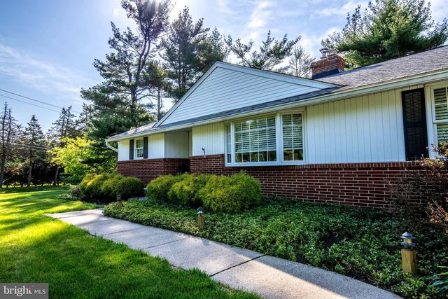 418 DOUBLEWOODS RD, Langhorne, PA 19047