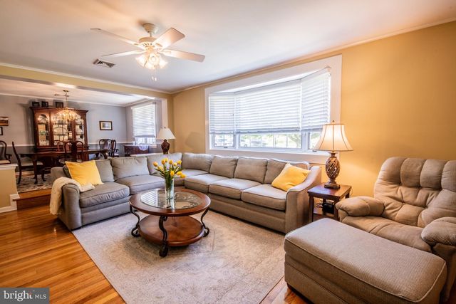 418 DOUBLEWOODS RD, Langhorne, PA 19047