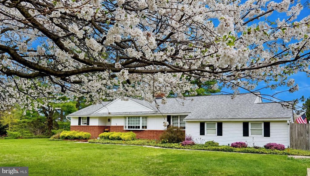 418 DOUBLEWOODS RD, Langhorne, PA 19047