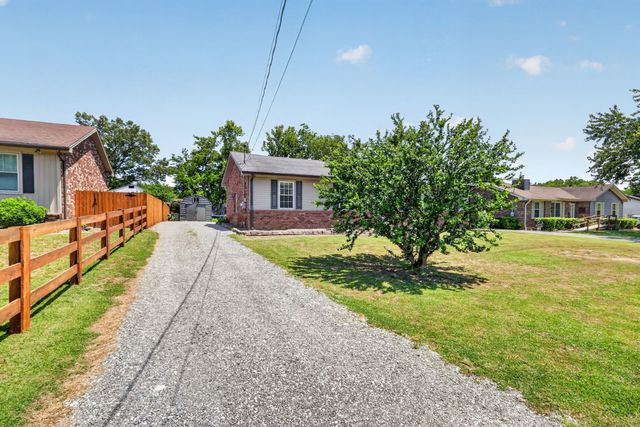 272 Wessington Pl, N, Hendersonville, TN 37075