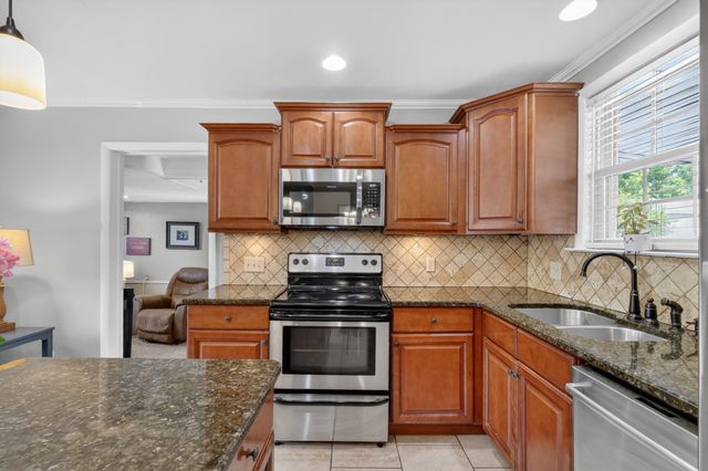 272 Wessington Pl, N, Hendersonville, TN 37075