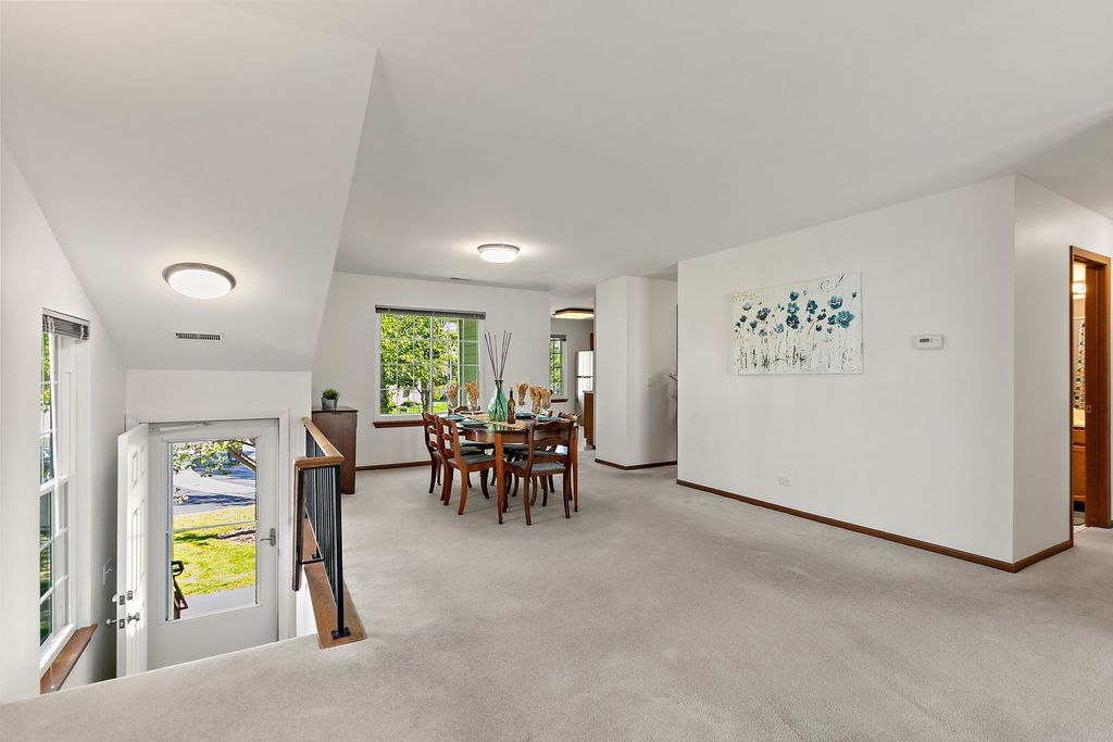 1002 Boston Circle 1002, Schaumburg, IL 60193 — photo 4