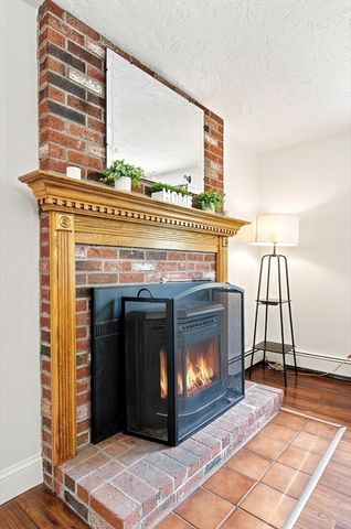 25 Mockingbird Ln, Maynard, MA 01754