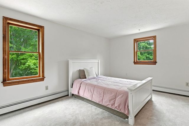 25 Mockingbird Ln, Maynard, MA 01754