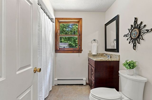 25 Mockingbird Ln, Maynard, MA 01754