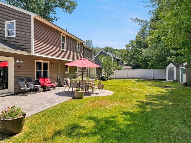 25 Mockingbird Ln, Maynard, MA 01754
