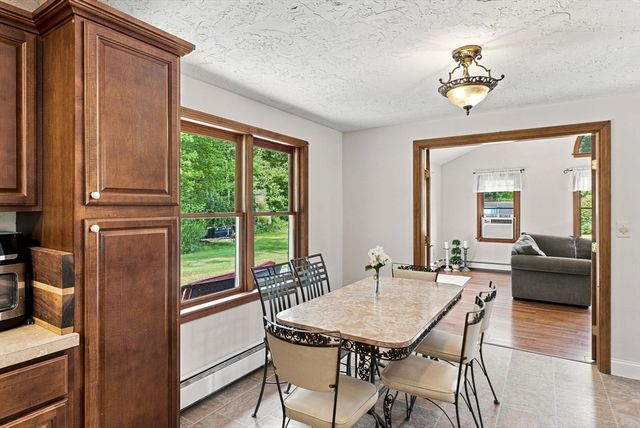 25 Mockingbird Ln, Maynard, MA 01754