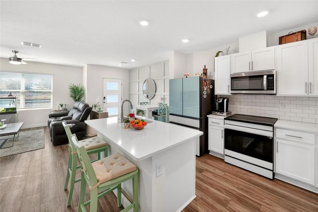 553 JOHN L MICA WAY, Longwood, FL 32750