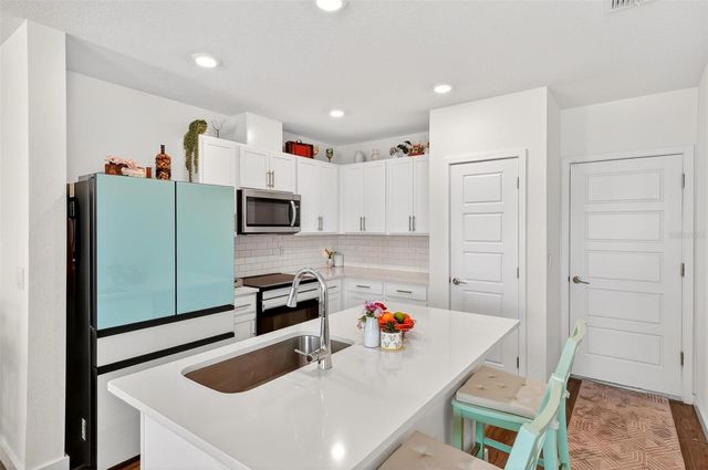 553 JOHN L MICA WAY, Longwood, FL 32750