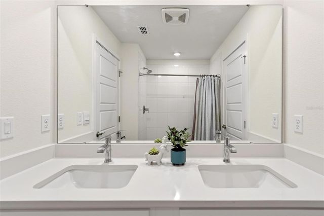 553 JOHN L MICA WAY, Longwood, FL 32750