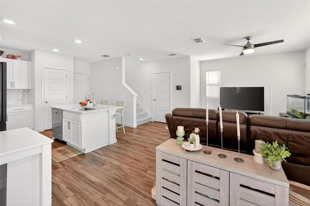 553 JOHN L MICA WAY, Longwood, FL 32750