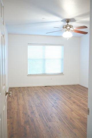 244 Turnberry Lane, Lewisville, TX 75067