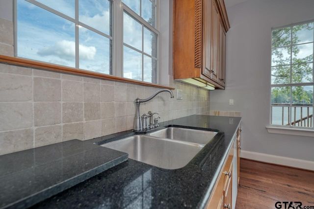 1333 Hideaway Lane W, Hideaway, TX 75771