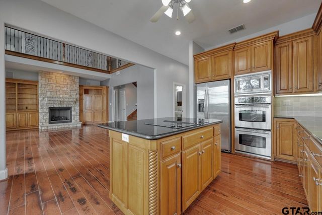 1333 Hideaway Lane W, Hideaway, TX 75771