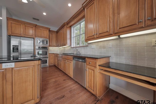 1333 Hideaway Lane W, Hideaway, TX 75771