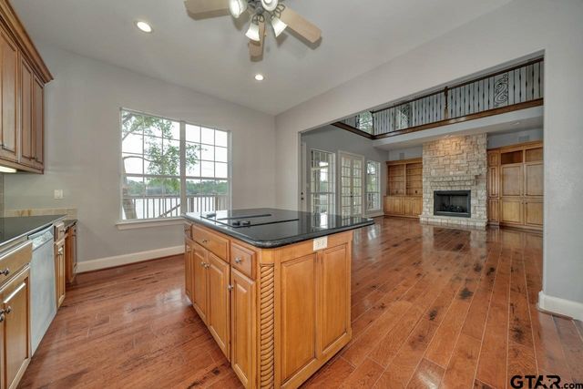 1333 Hideaway Lane W, Hideaway, TX 75771