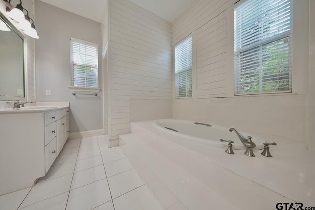 1333 Hideaway Lane W, Hideaway, TX 75771