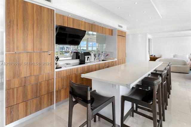 3 Island Ave 14D, Miami Beach, FL 33139