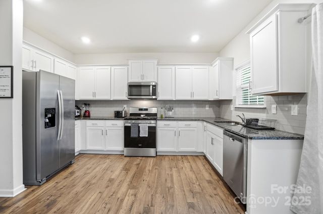 7576 Stonehouse Drive, Gastonia, NC 28056