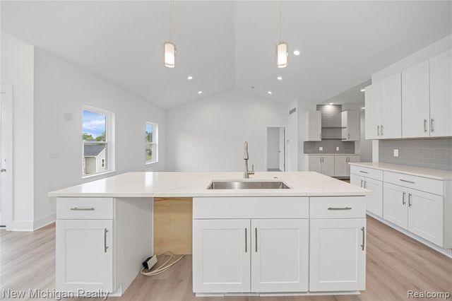 7453 Village Court, Davisburg, MI 48350