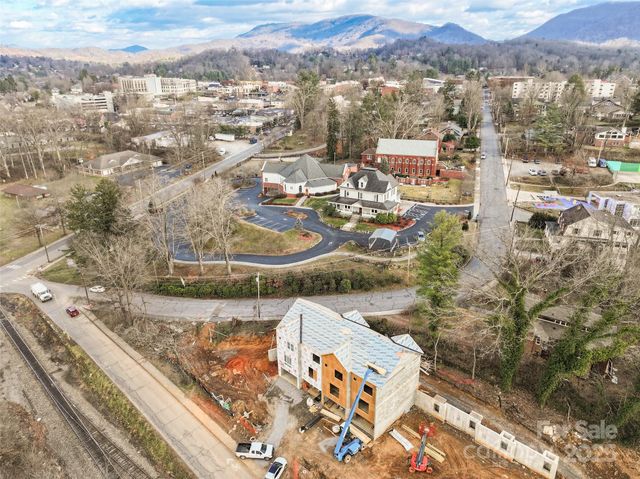 41 Richland Street, Waynesville, NC 28786