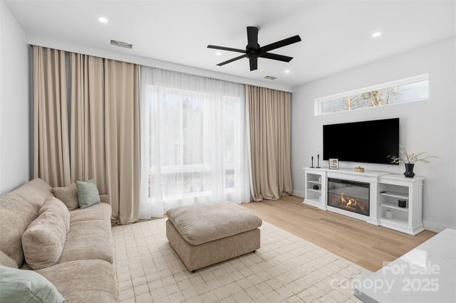 41 Richland Street, Waynesville, NC 28786