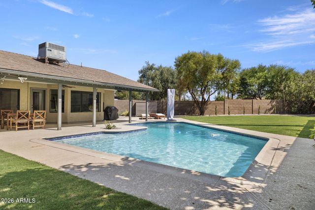 2601 E SAHUARO Drive, Phoenix, AZ 85028