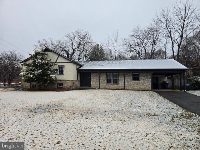 1600 CHAIN BRIDGE RD, Mclean, VA 22101