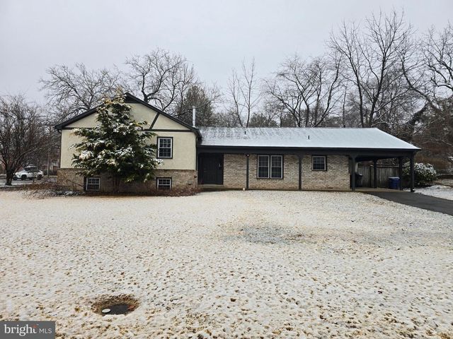 1600 CHAIN BRIDGE RD, Mclean, VA 22101