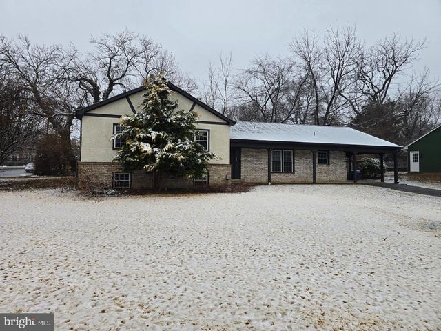 1600 CHAIN BRIDGE RD, Mclean, VA 22101