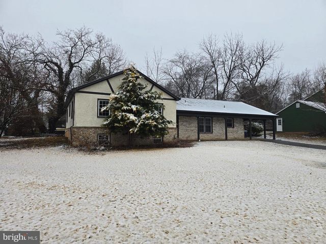 1600 CHAIN BRIDGE RD, Mclean, VA 22101