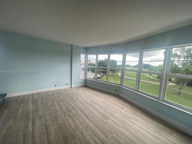 2500 NE 48th Lane 301, Fort Lauderdale, FL 33308