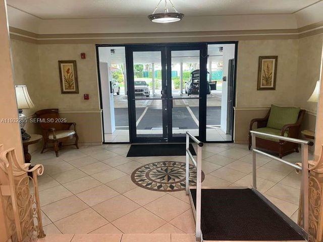 2500 NE 48th Lane 301, Fort Lauderdale, FL 33308