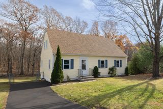 21 Longwood Drive, Naugatuck, CT 06770