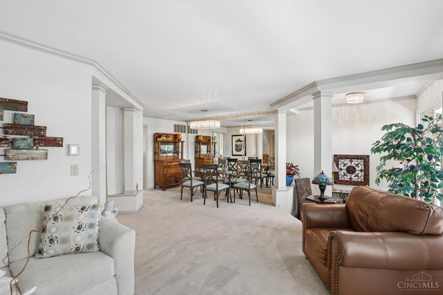 4221 St Andrews Place, Blue Ash, OH 45236