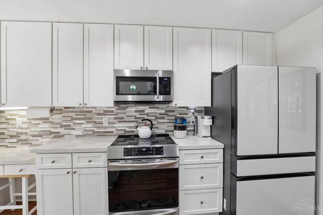 4221 St Andrews Place, Blue Ash, OH 45236