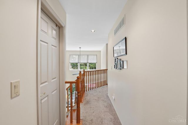 4221 St Andrews Place, Blue Ash, OH 45236