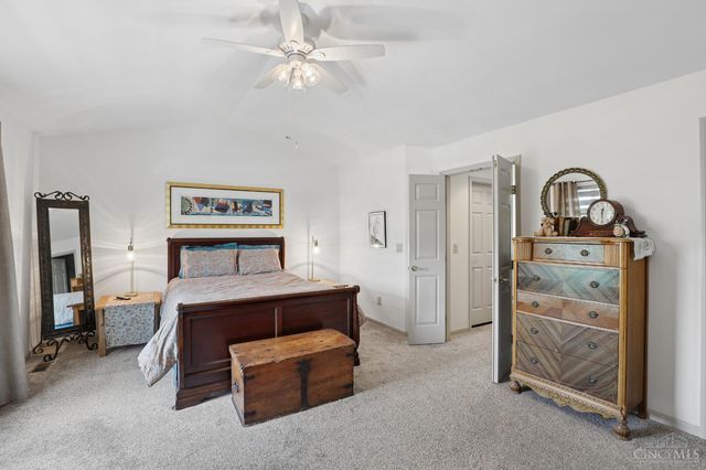 4221 St Andrews Place, Blue Ash, OH 45236