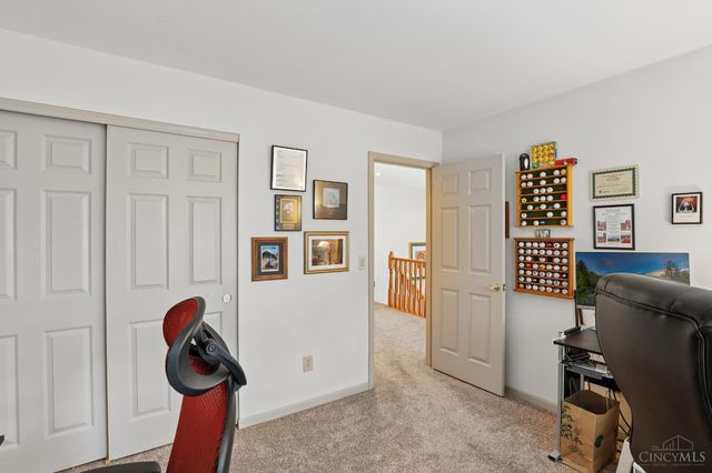 4221 St Andrews Place, Blue Ash, OH 45236