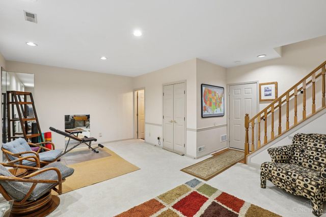 4221 St Andrews Place, Blue Ash, OH 45236