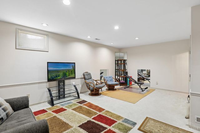 4221 St Andrews Place, Blue Ash, OH 45236