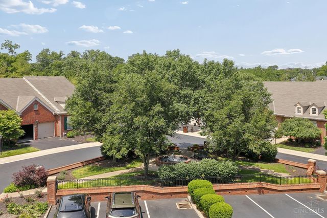 4221 St Andrews Place, Blue Ash, OH 45236
