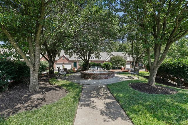4221 St Andrews Place, Blue Ash, OH 45236