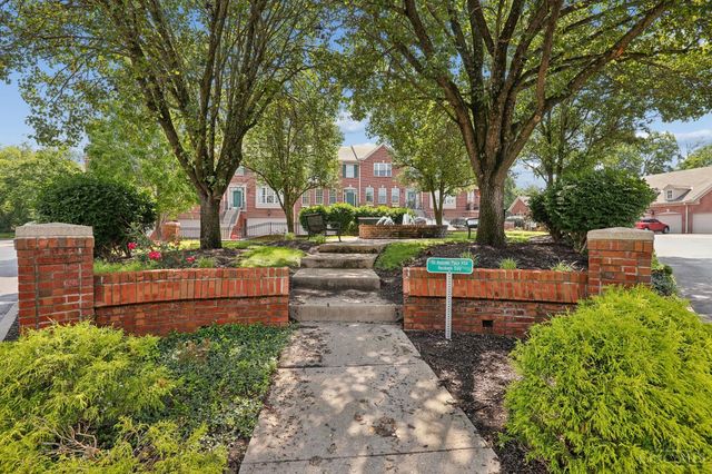 4221 St Andrews Place, Blue Ash, OH 45236