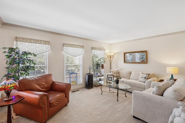 4221 St Andrews Place, Blue Ash, OH 45236