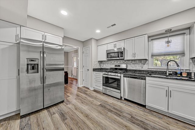 3131 Garst Cabin DR, Roanoke, VA 24018