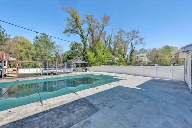 3131 Garst Cabin DR, Roanoke, VA 24018