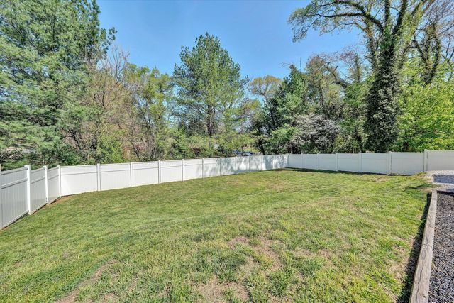3131 Garst Cabin DR, Roanoke, VA 24018