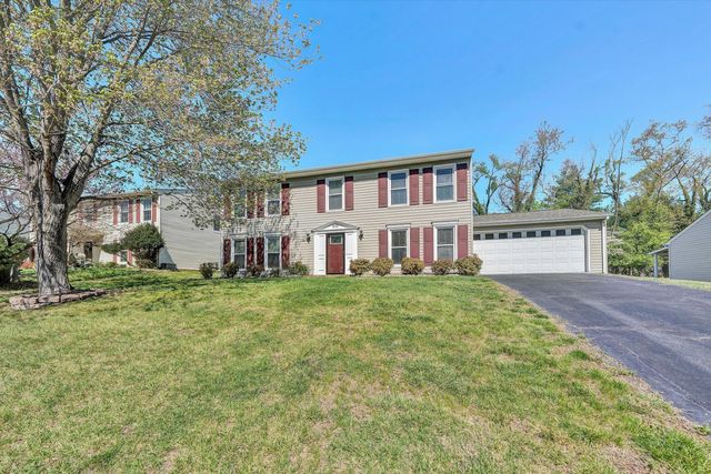 3131 Garst Cabin DR, Roanoke, VA 24018