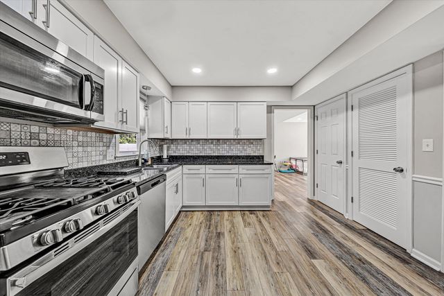 3131 Garst Cabin DR, Roanoke, VA 24018